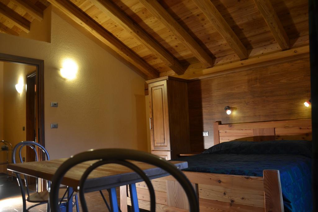 Village Paradis Roisan Room photo